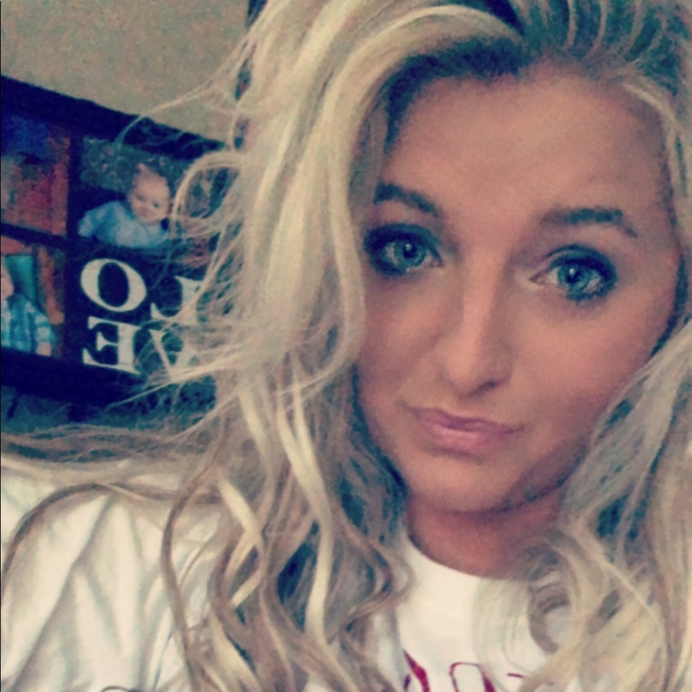Meet your Posher, Lauren